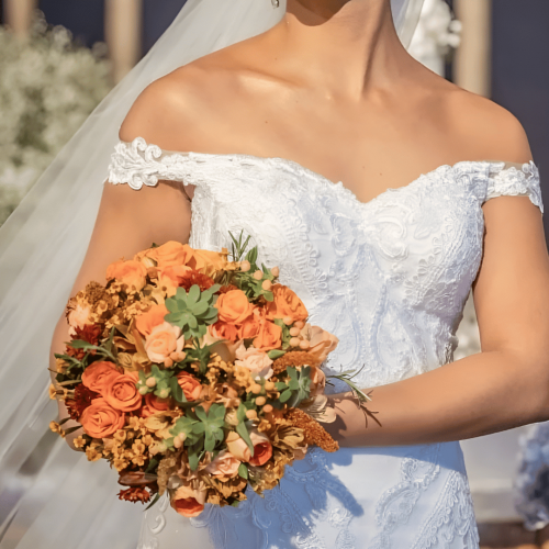 BUQUÊ TONS LARANJA POR CIDA FLORES