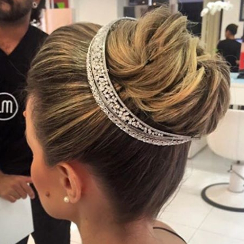 Penteado Coque alto