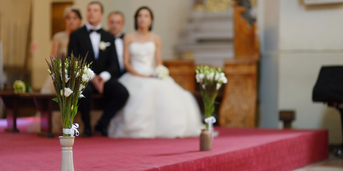 decoracao-de-igreja-para-casamento-simples