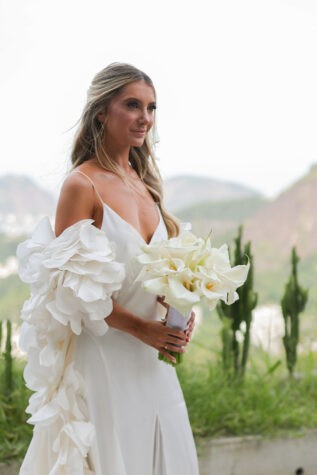 CAS11055-317x475